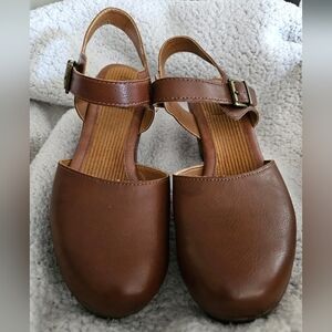 Brown Leather Sandals with Buckle